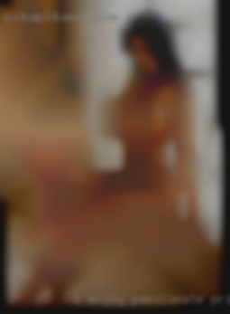 I enjoy passionate private connections near Denton.